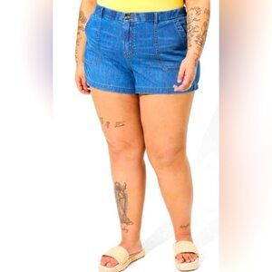 ✨Torrid Denim Shorts Plus Size Utility Pocket Blue Casual Comfy Size 24 NWT